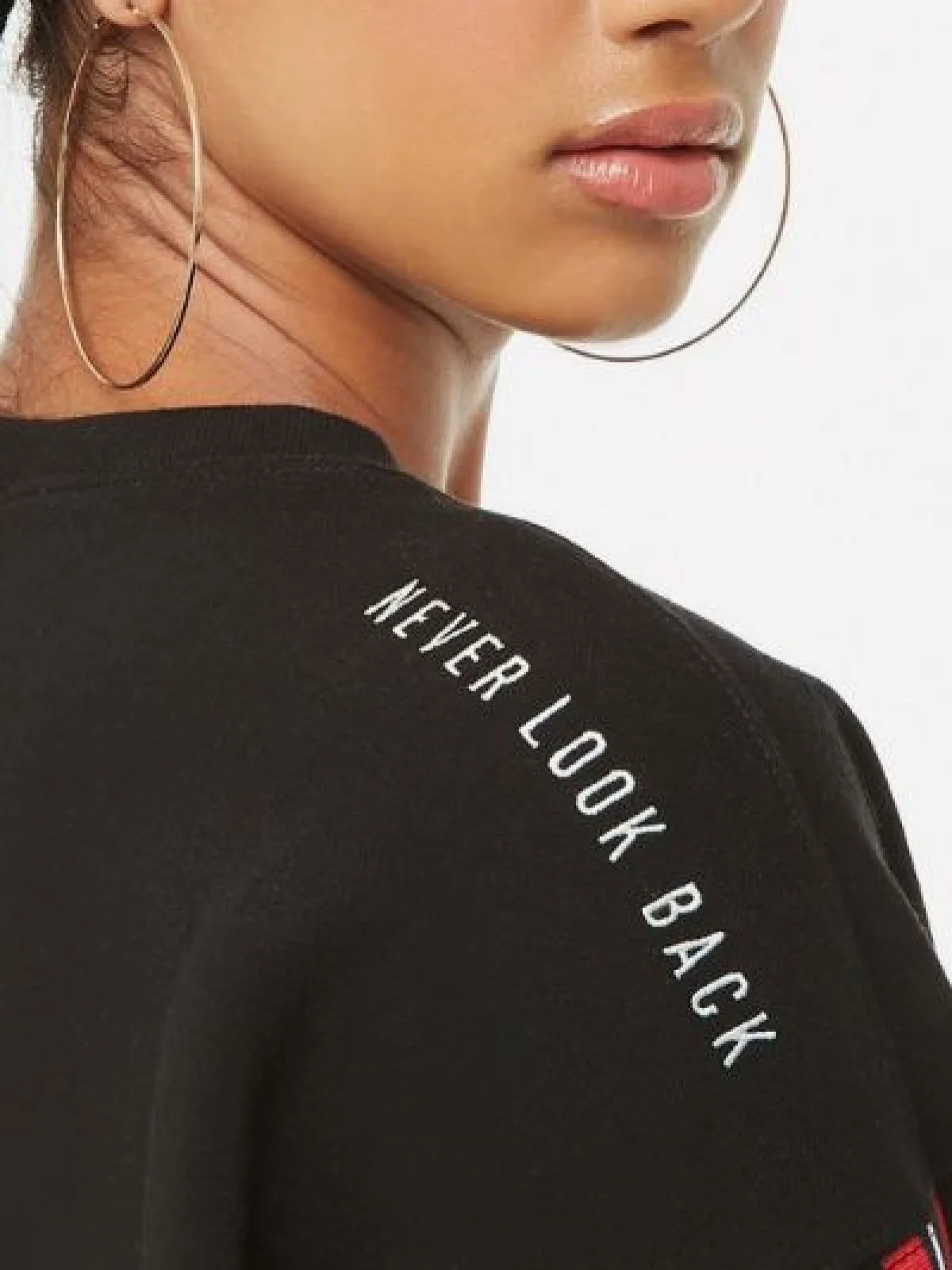Remera Never Look Back